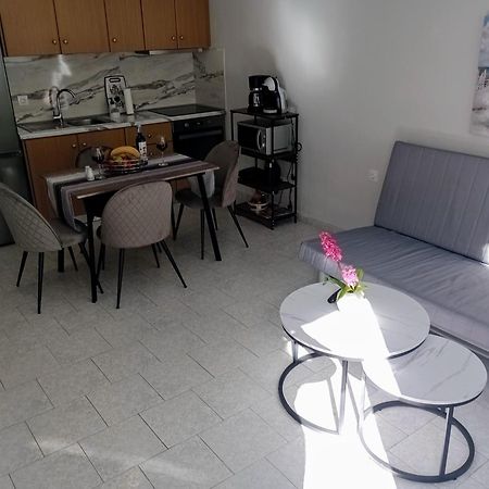 Cozy Kremasti Apartment Luaran gambar