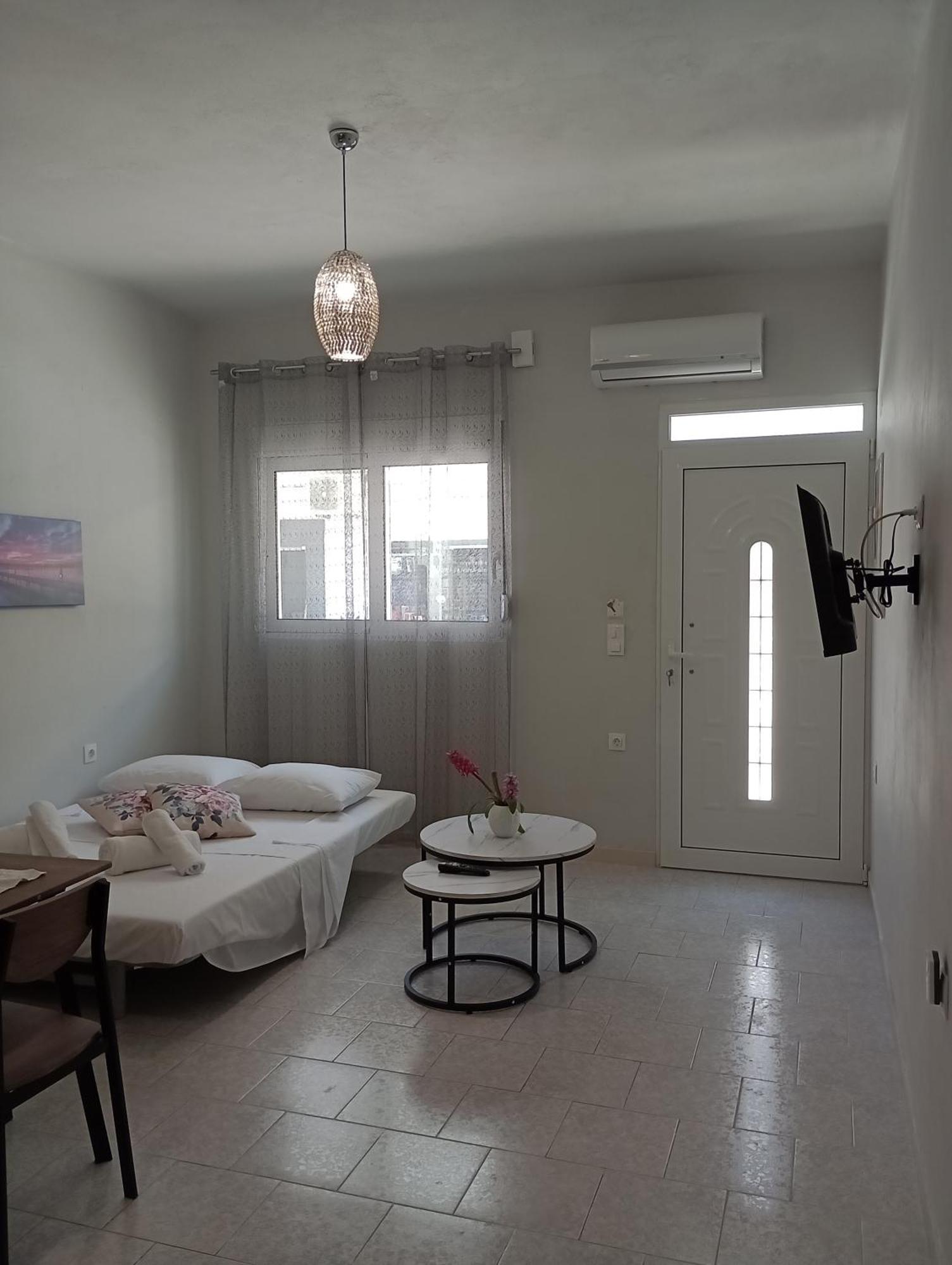 Cozy Kremasti Apartment Luaran gambar